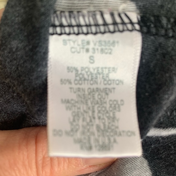 PRETTY WHITE ON GREY TANK TOP - Picture 7 of 7